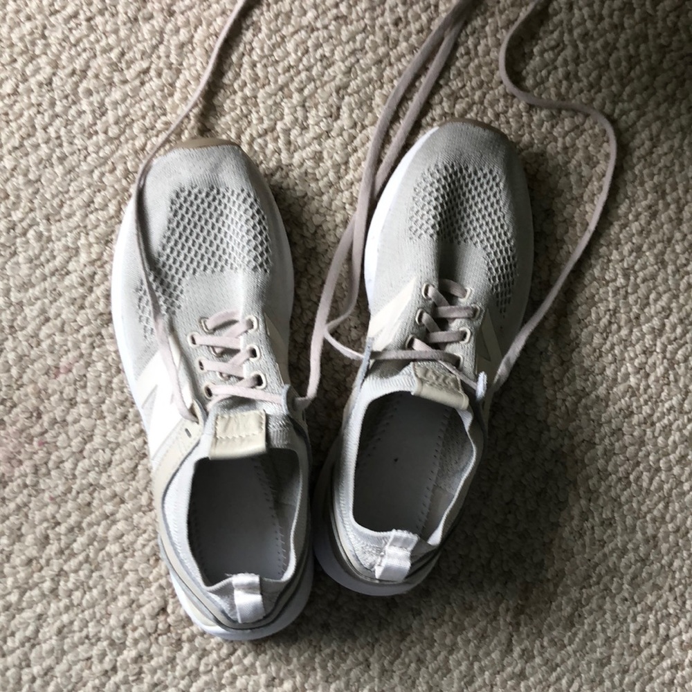 Comfortable new balance women’s size 9.5 sneakers